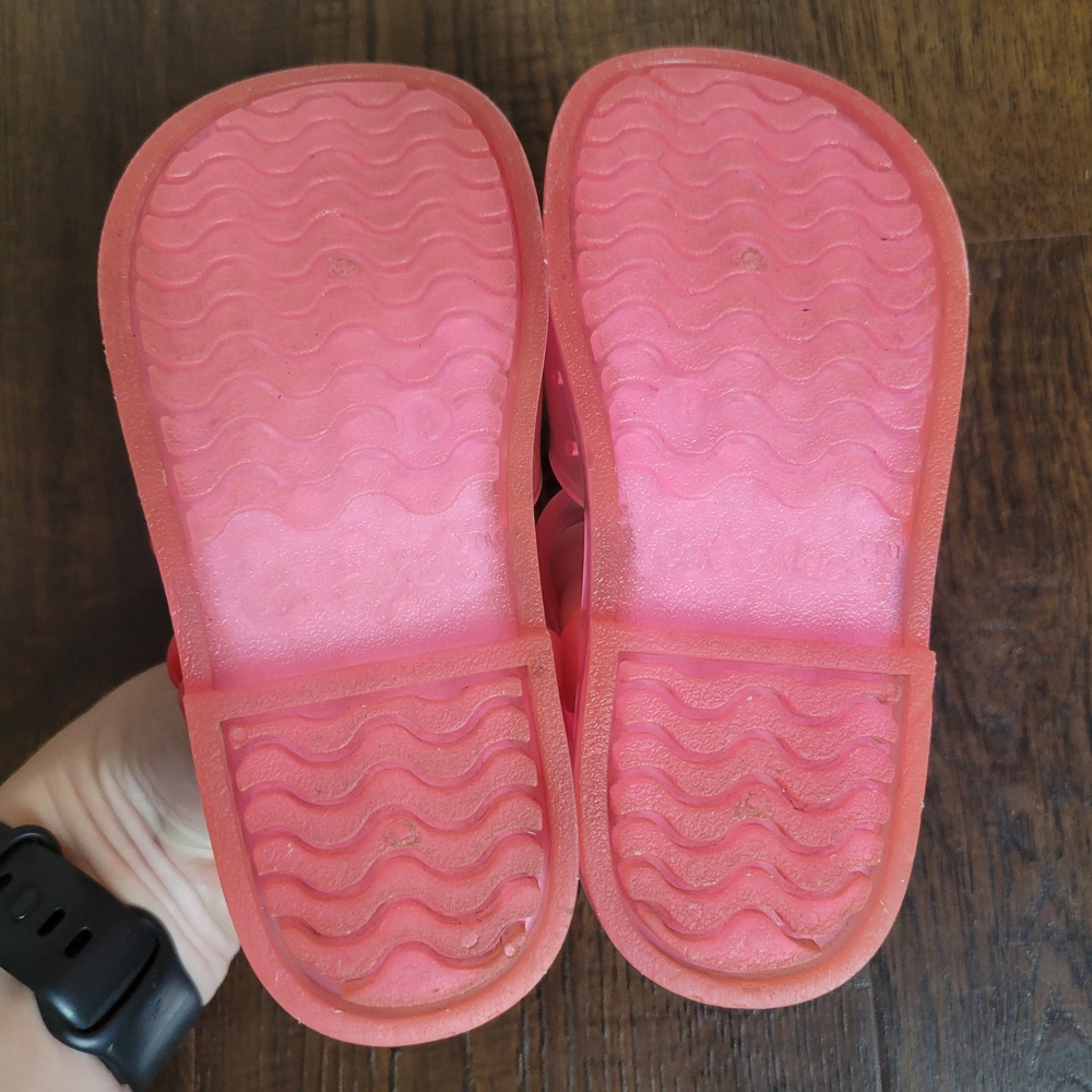 Four pairs of sandals - Picture 3 of 9